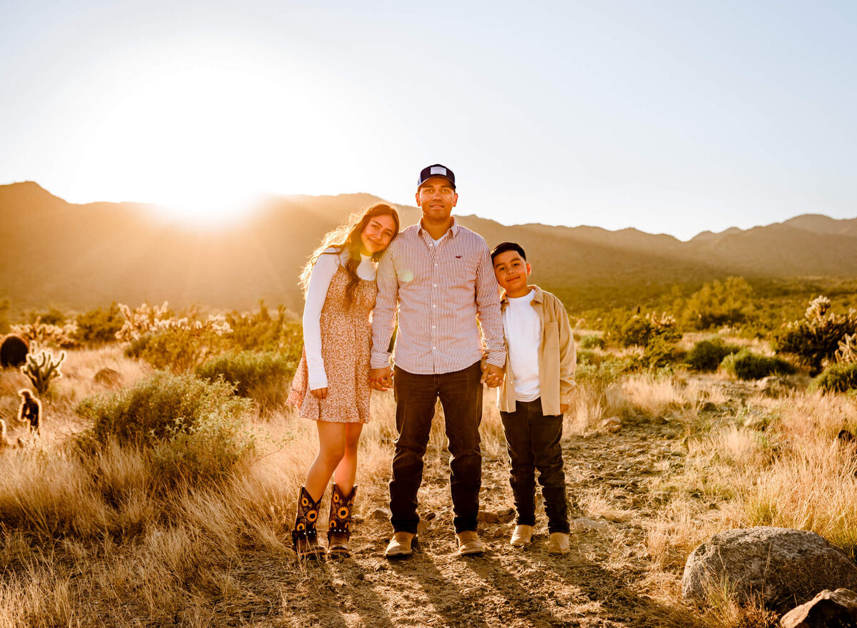 dad and his kids in Arizona by Cactus & Pine Photography LLC