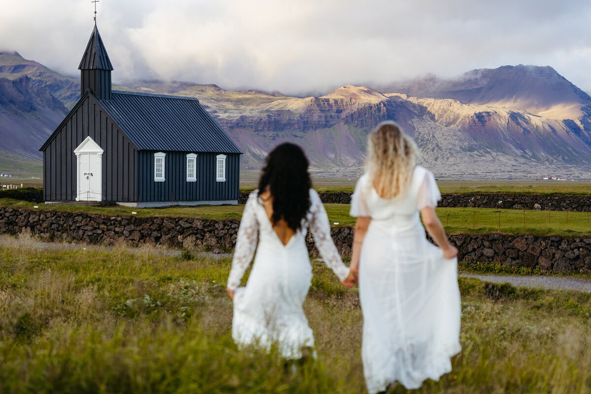 BÚDAKIRKJA Iceland Elopement