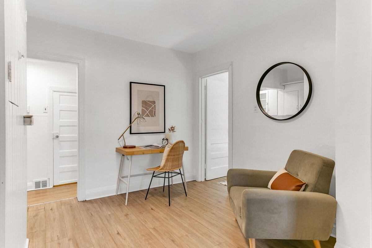 13-web-or-mls-8_006_Living Room