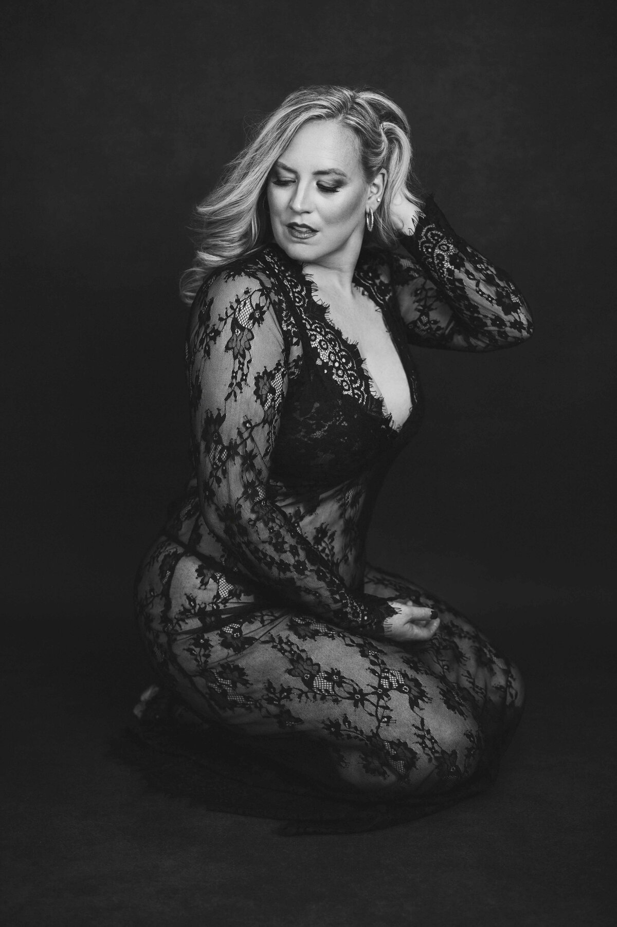 Looking for luxury boudoir sessions near you? Leslie Q Photography offers glamorous makeovers, custom lingerie, and empowering portraits designed to showcase your beauty. Serving New Carlisle, South Bend, and surrounding areas with sensual, high-quality photography.