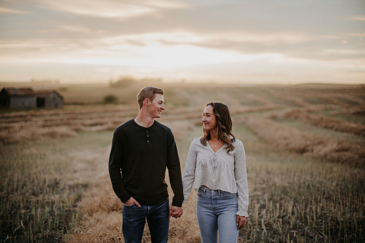 lumy+co_badlands-local-buffalo-jump-engagement-photographer-35