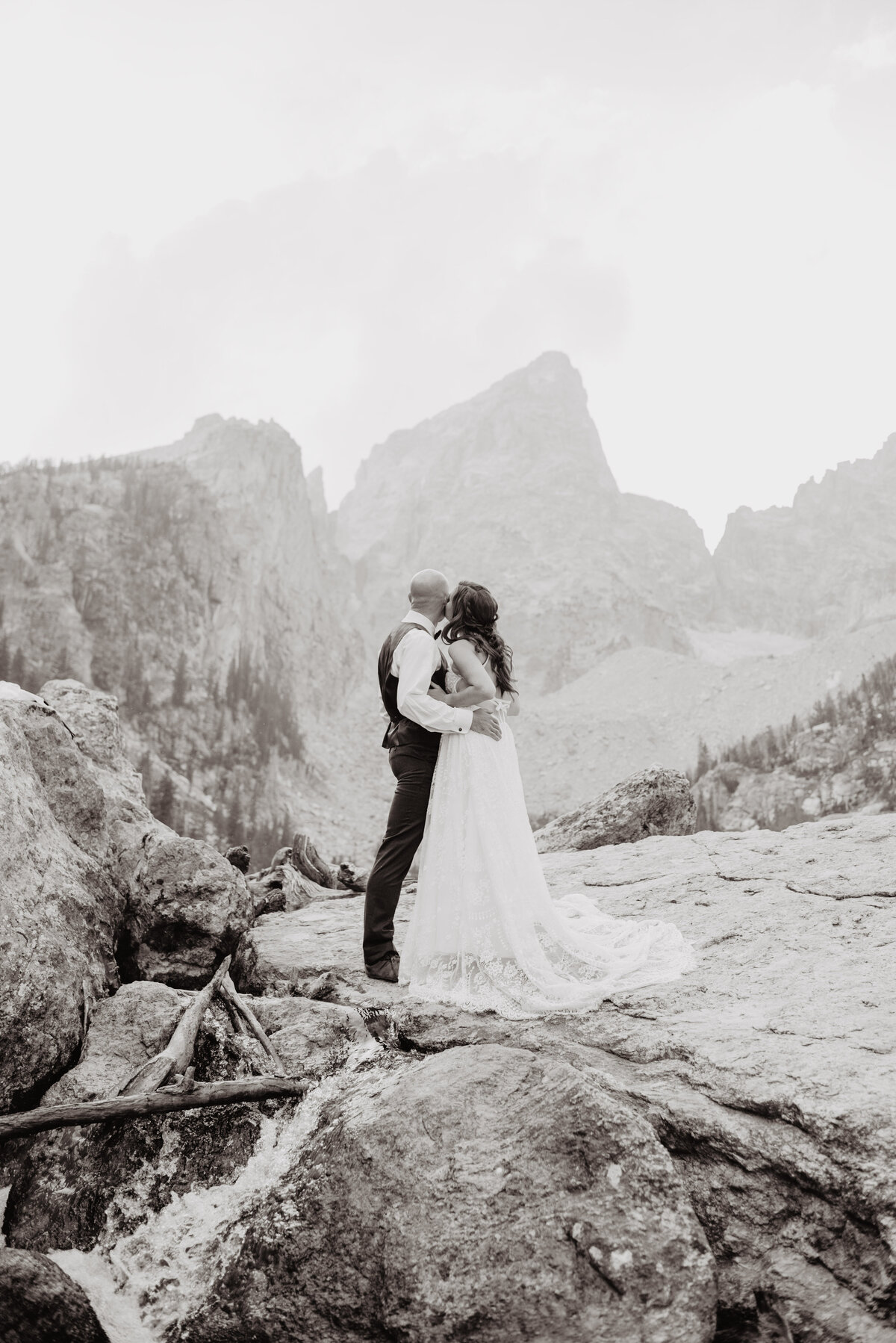 Jackson Hole Photographers capture husband and wife hugging