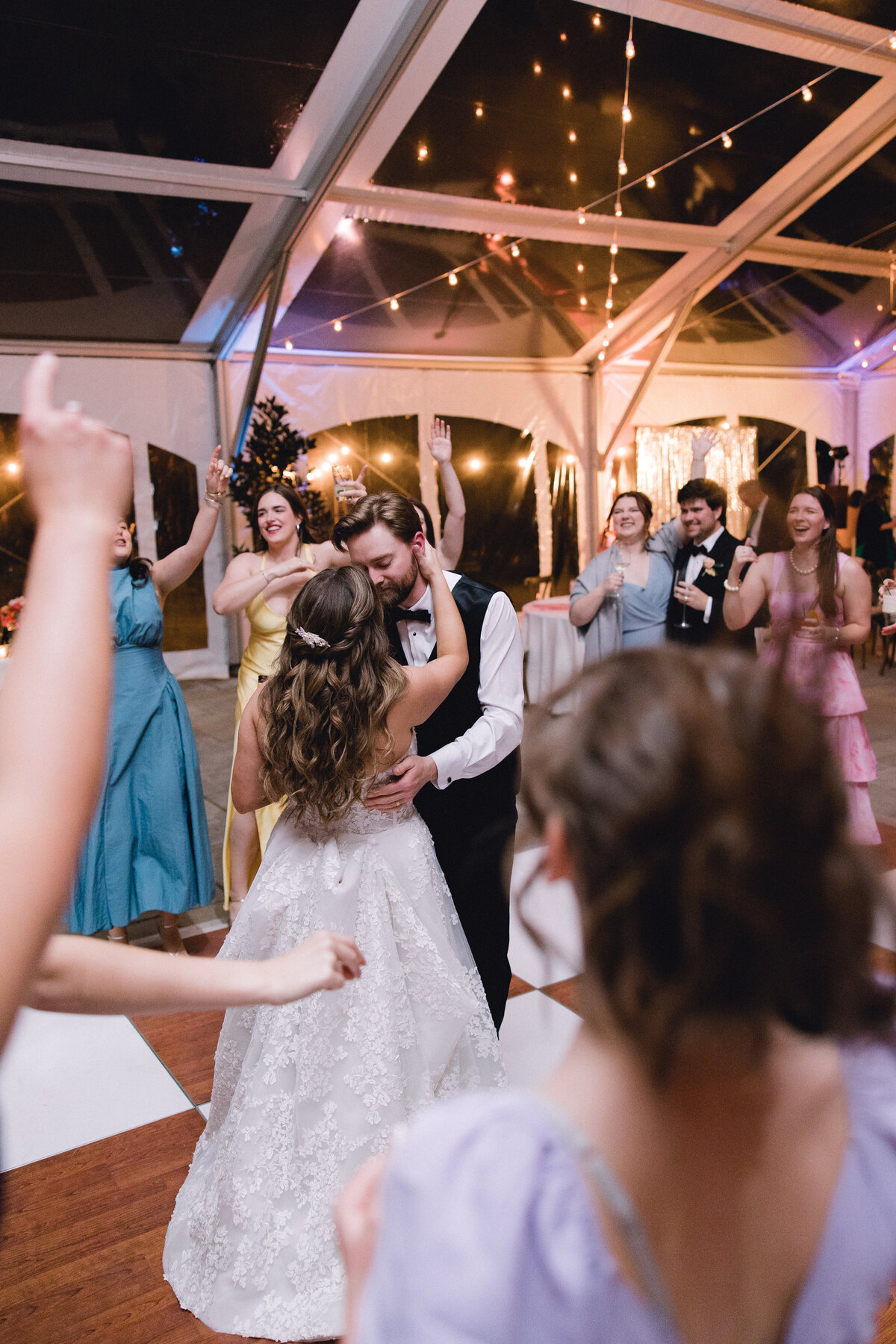 market at grelen dancing 