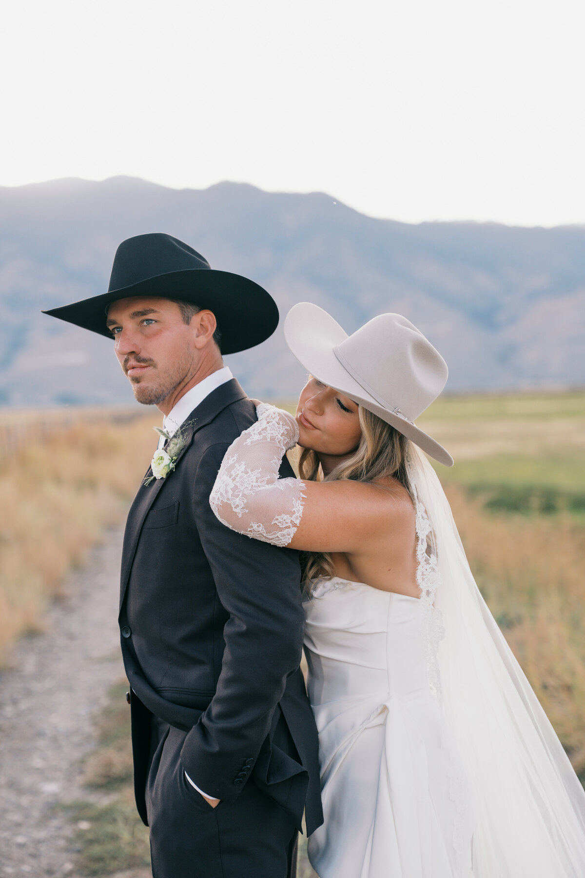 jacqueophoto_Alyssa_Daniel_Sneakpeek-114