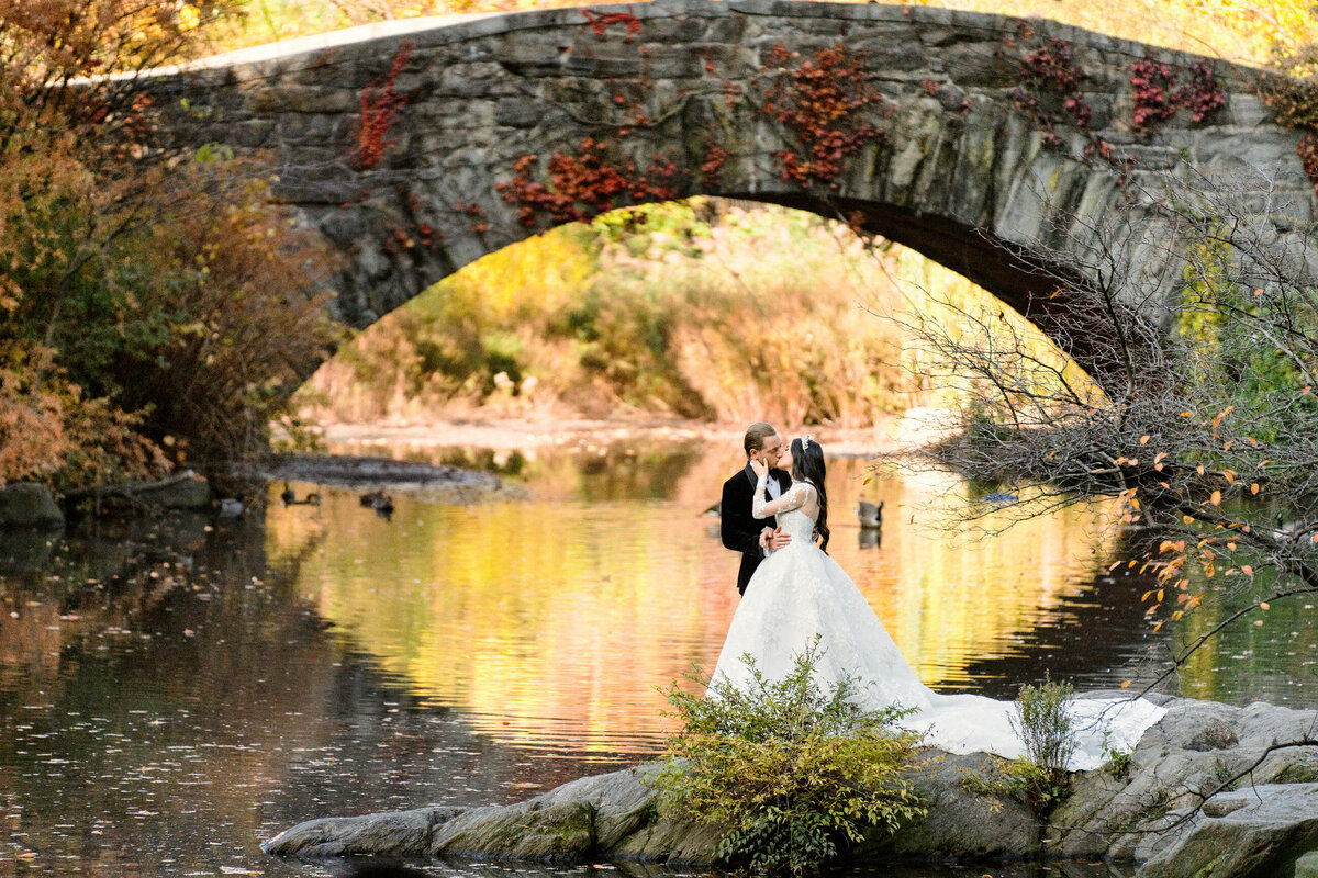 bride and groom at central park