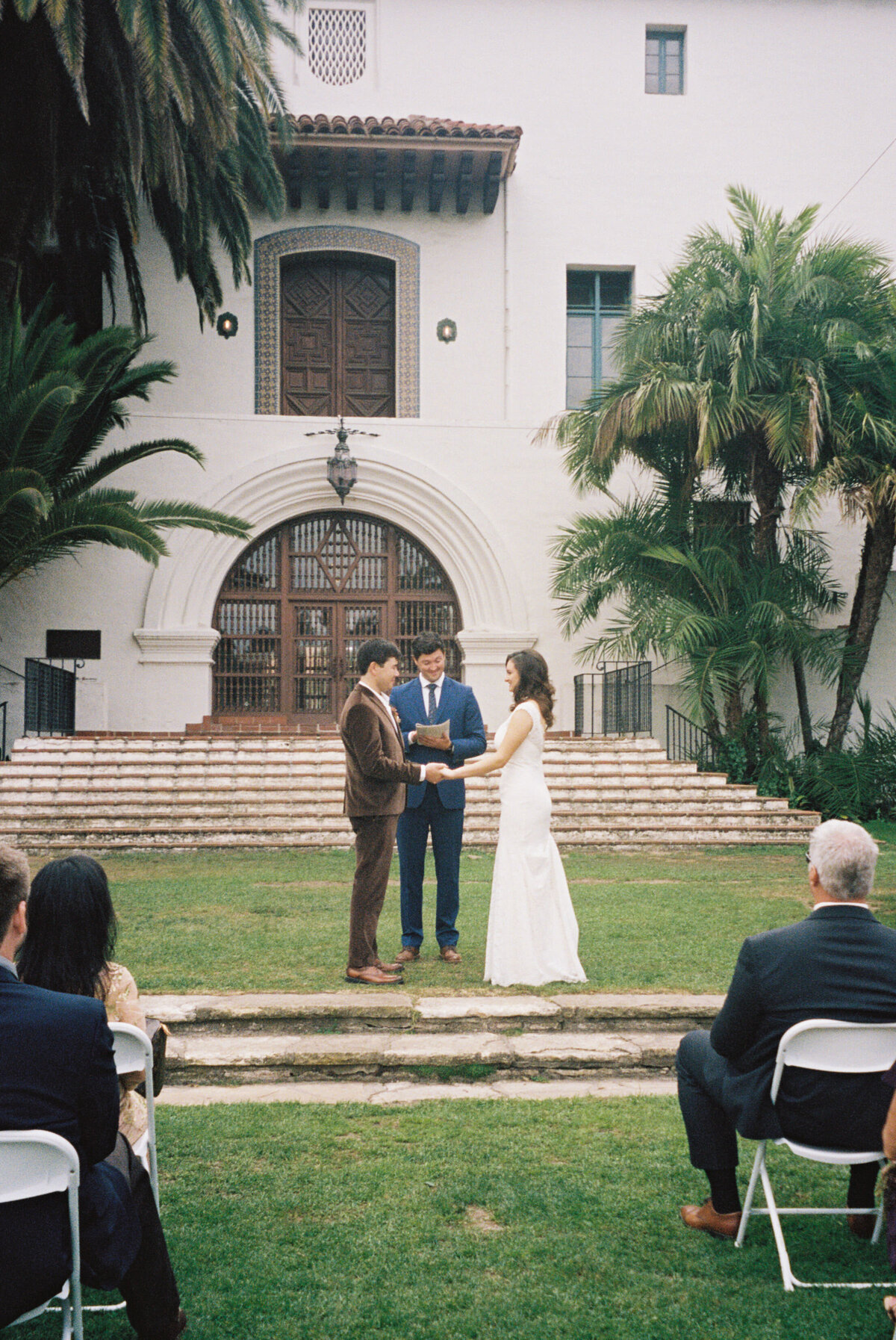 santa-barbara-court-house-intimate-wedding-olive-and-oath-121