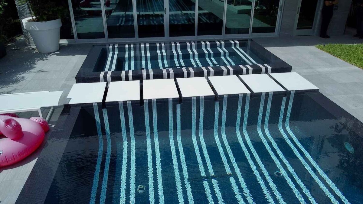 tile-striped-and-spa-steps