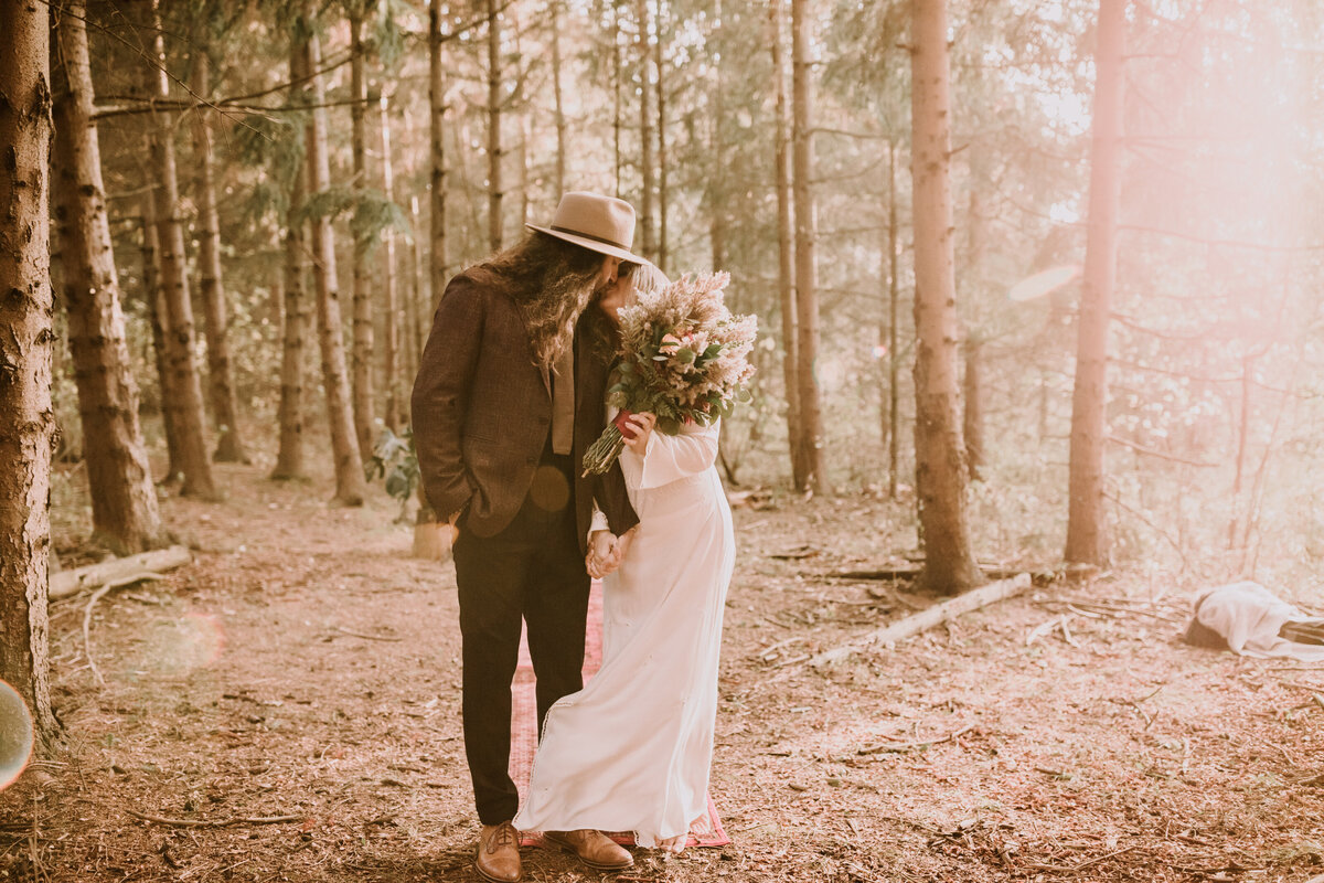 randi-andrew-elopement-wedding-sunset-niagara-1