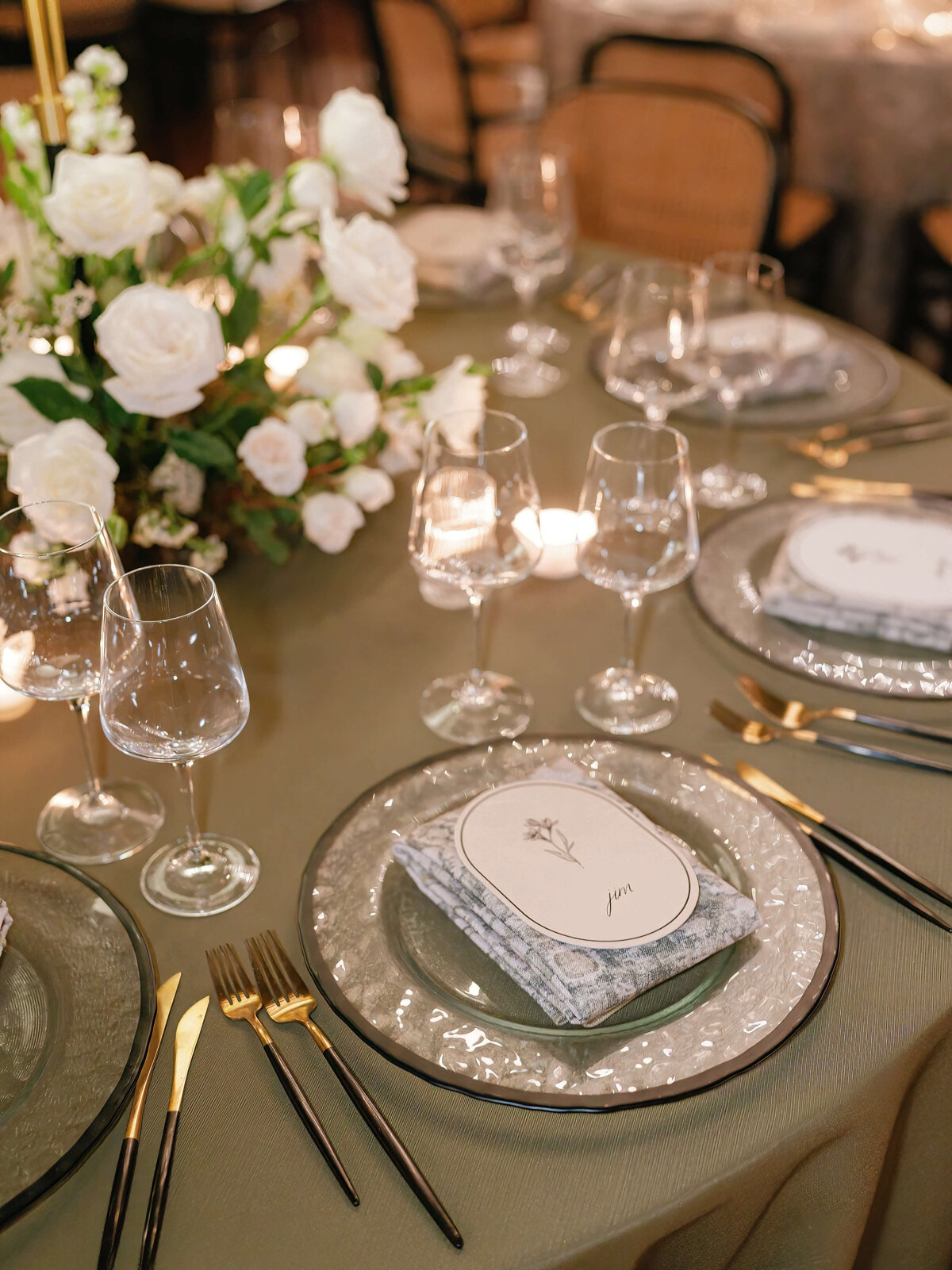talia-connor-wedding-reception-round-table-design-springvale-floral