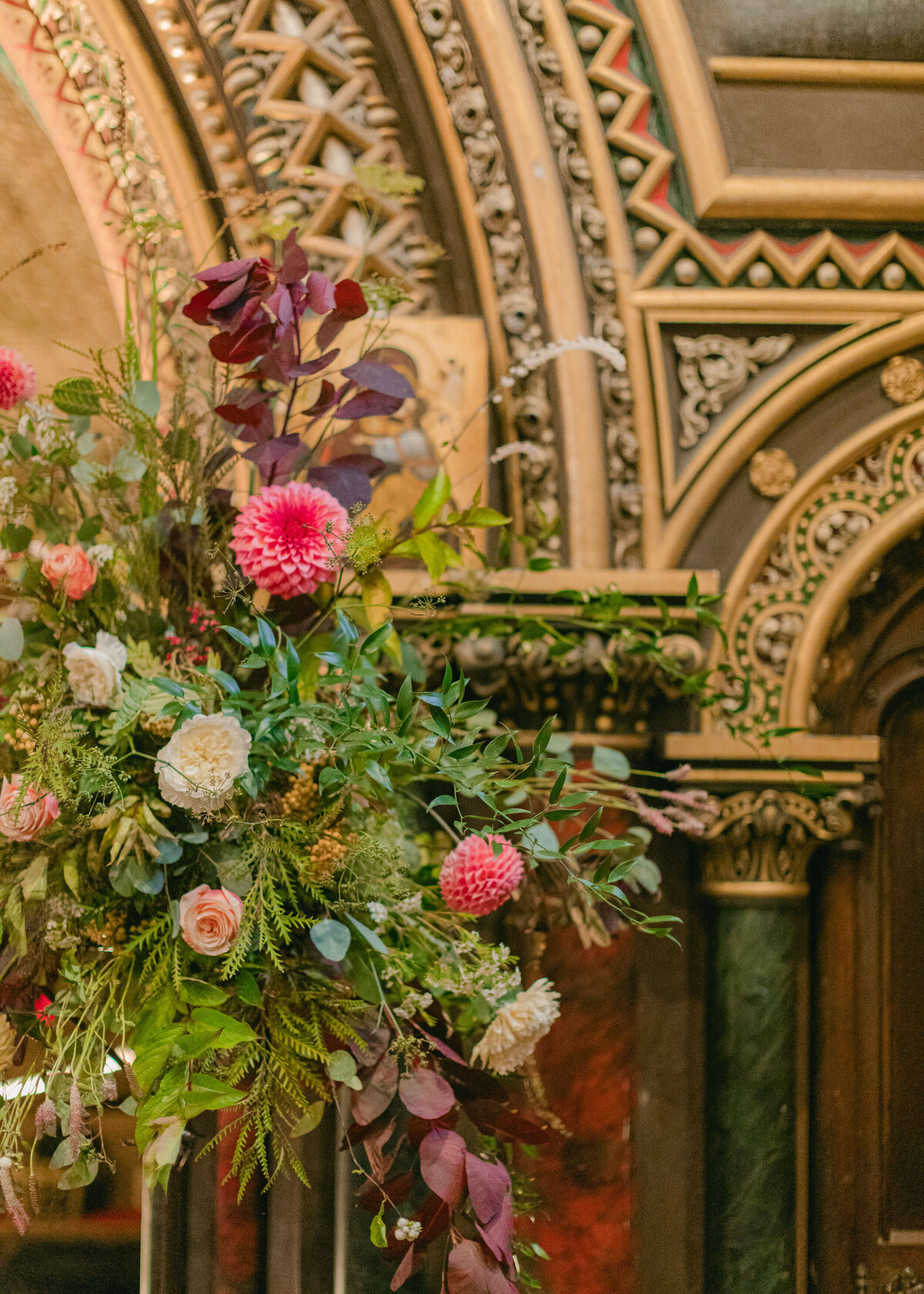 chloe-winstanley-weddings-scotland-murthly-chapel-flowers