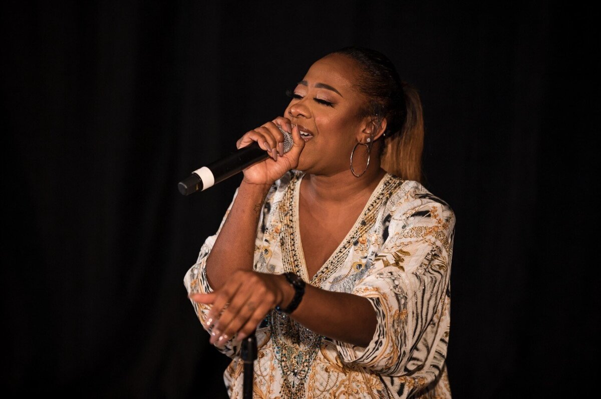 CraneBay_LeAndriaJohnson_LivePerformance.jpg