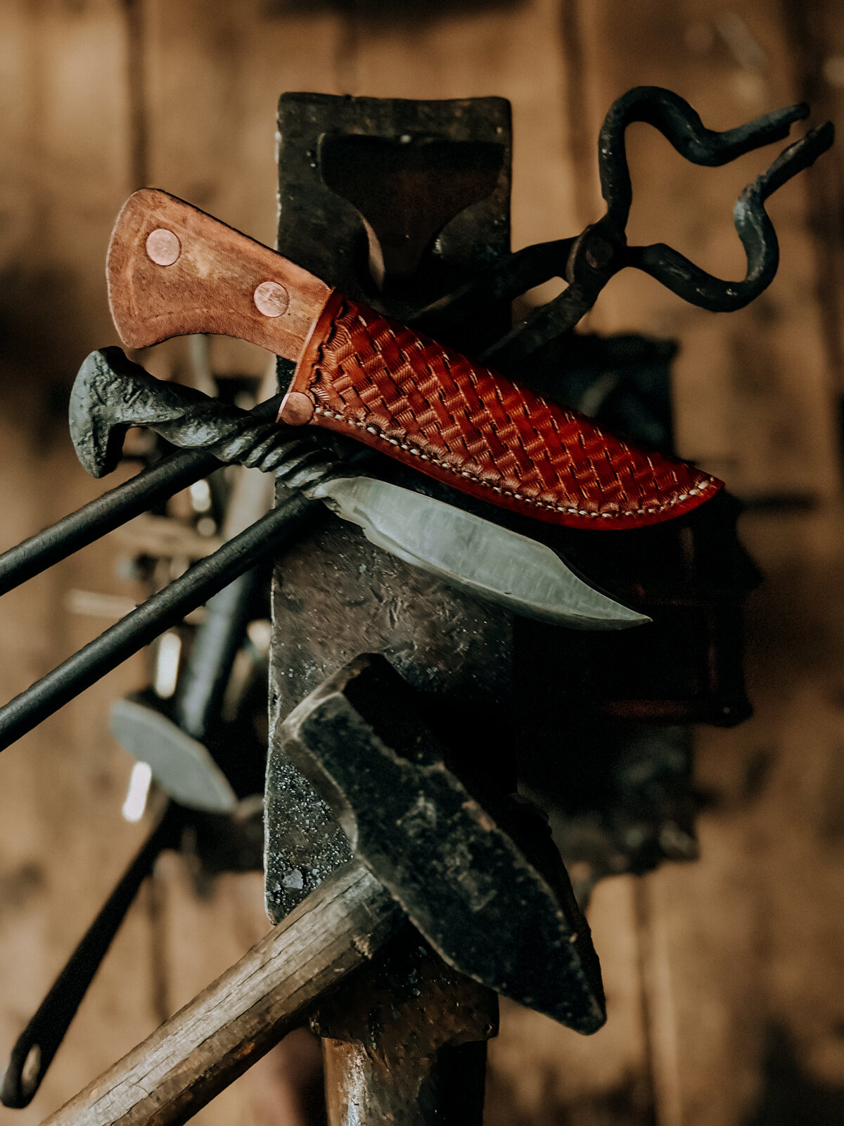lincoln_blacksmith_knife_leather_sheath