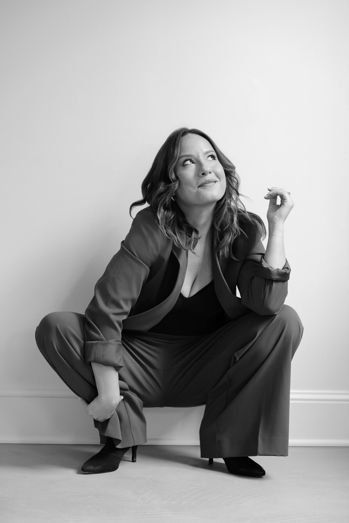 dina-portrait-crouch