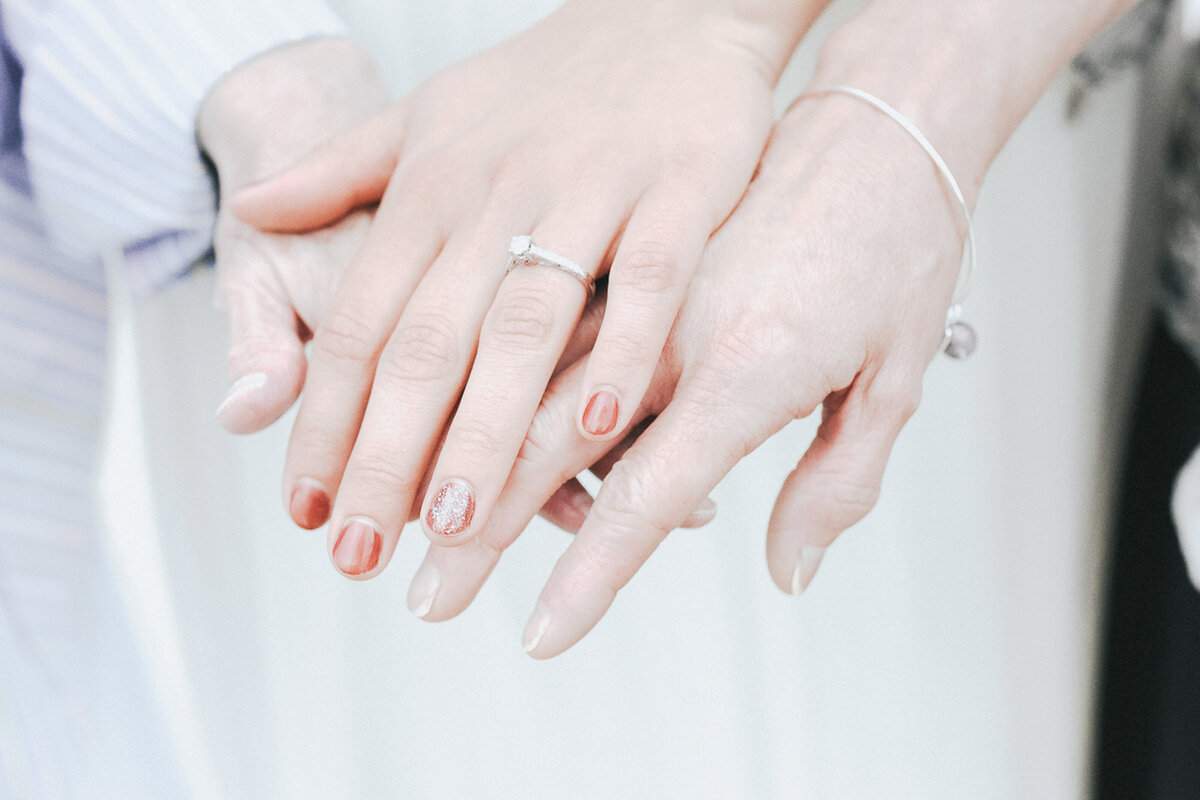 wedding family | Iowa wedding photographer | Iowa Photographer | Playlife | Cedar Rapids | Iowa City | Kalona | Alaynna Ann Schwartz-15