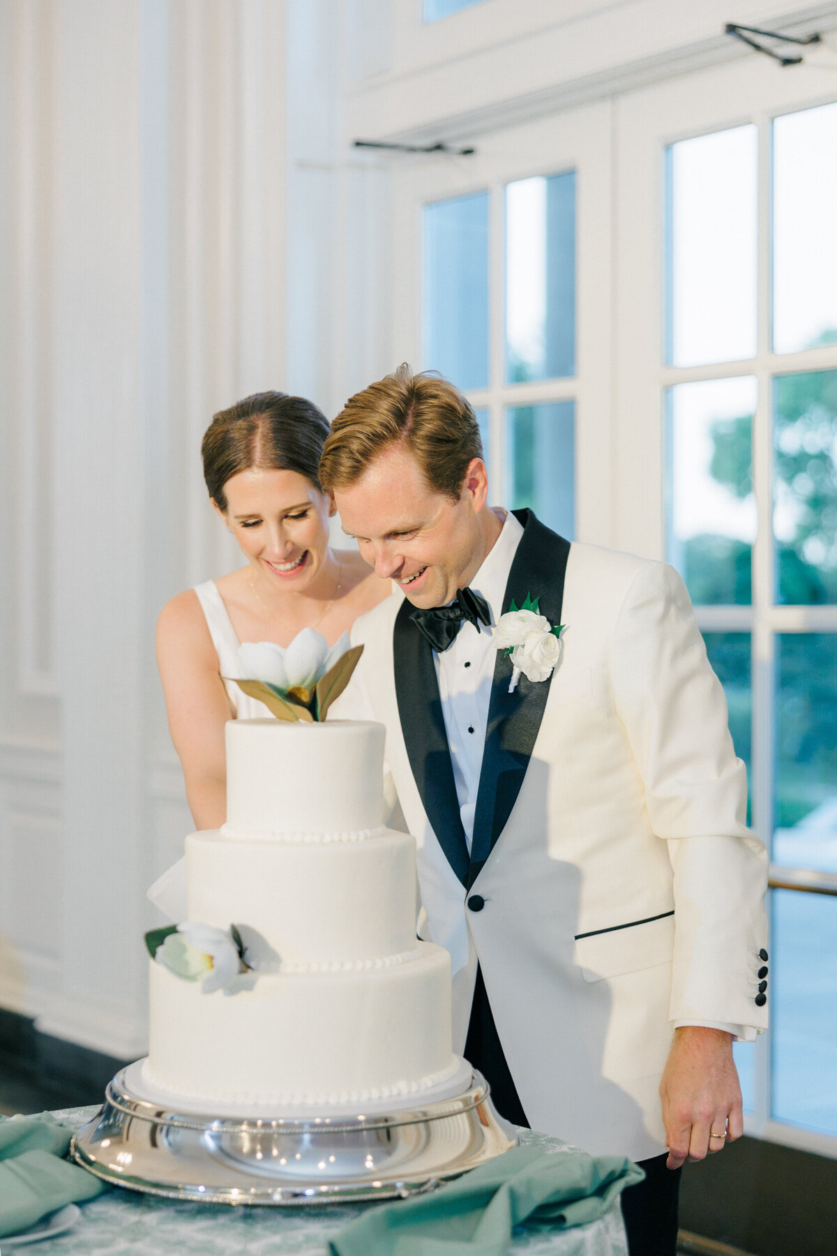Lexi Benjamin Photography_Reynolds Chicago History Museum Wedding_07.06.24-328