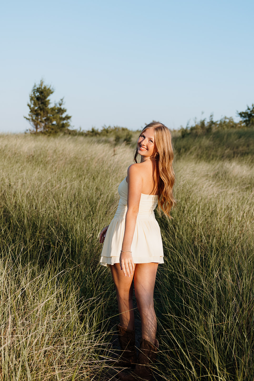 Duluth senior photographer creating adventurous, candid portraits along Minnesota’s North Shore. Authentic, confident, and full of personality.