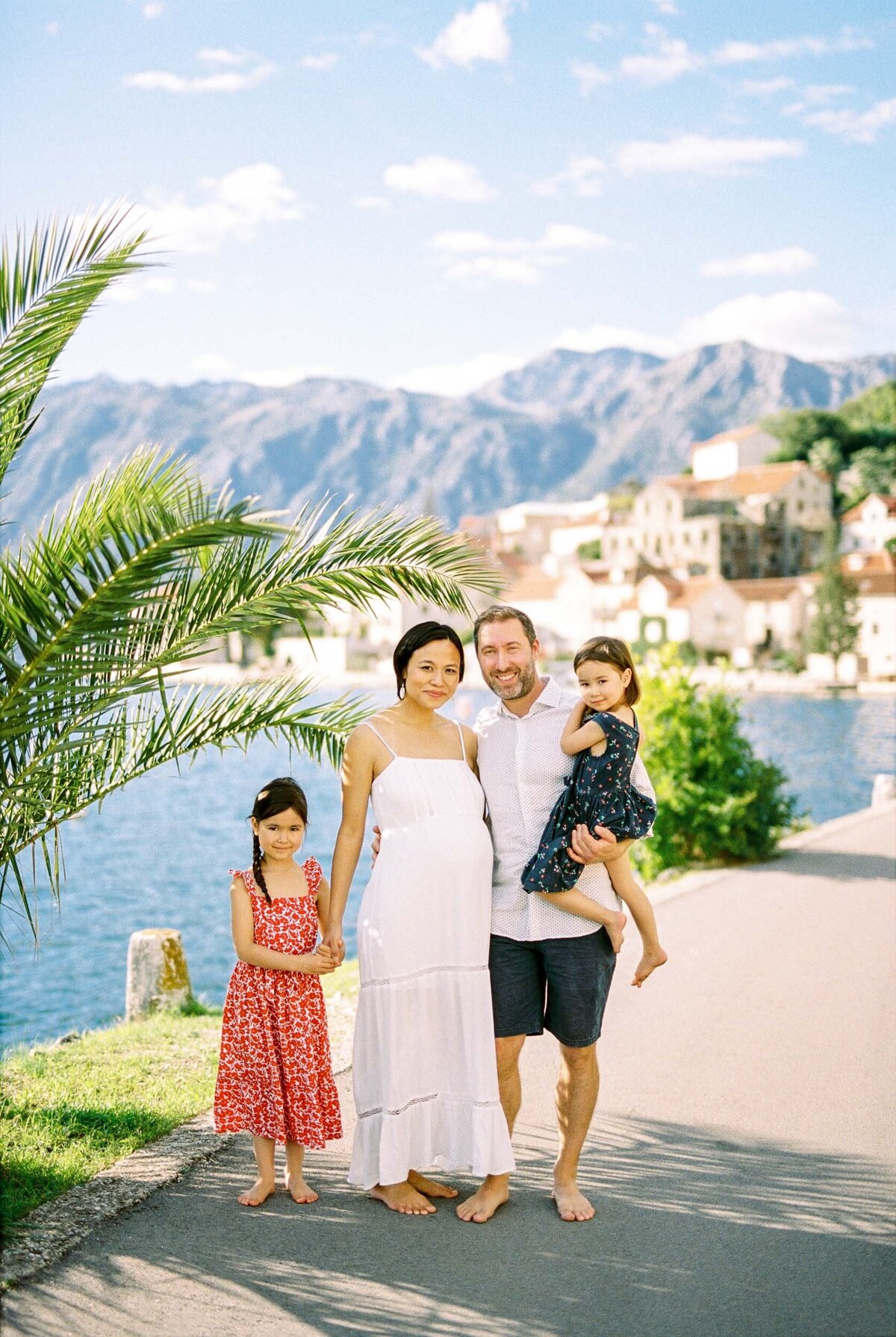 Family 2500px-1026