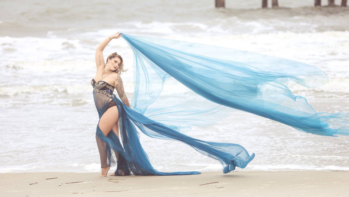 savannah-glamour-flowy-dress-portraits-tybee-beach-04