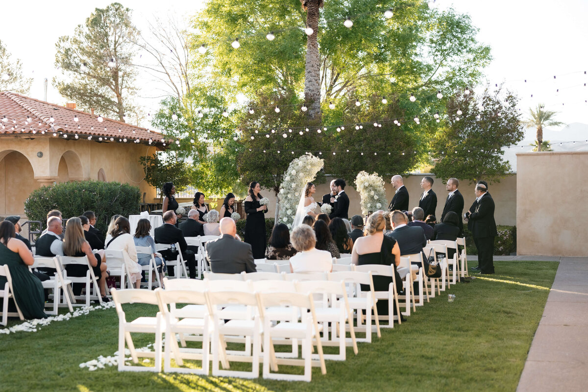 102_riskyexposure_marley-simon_las-vegas-elopement-photography