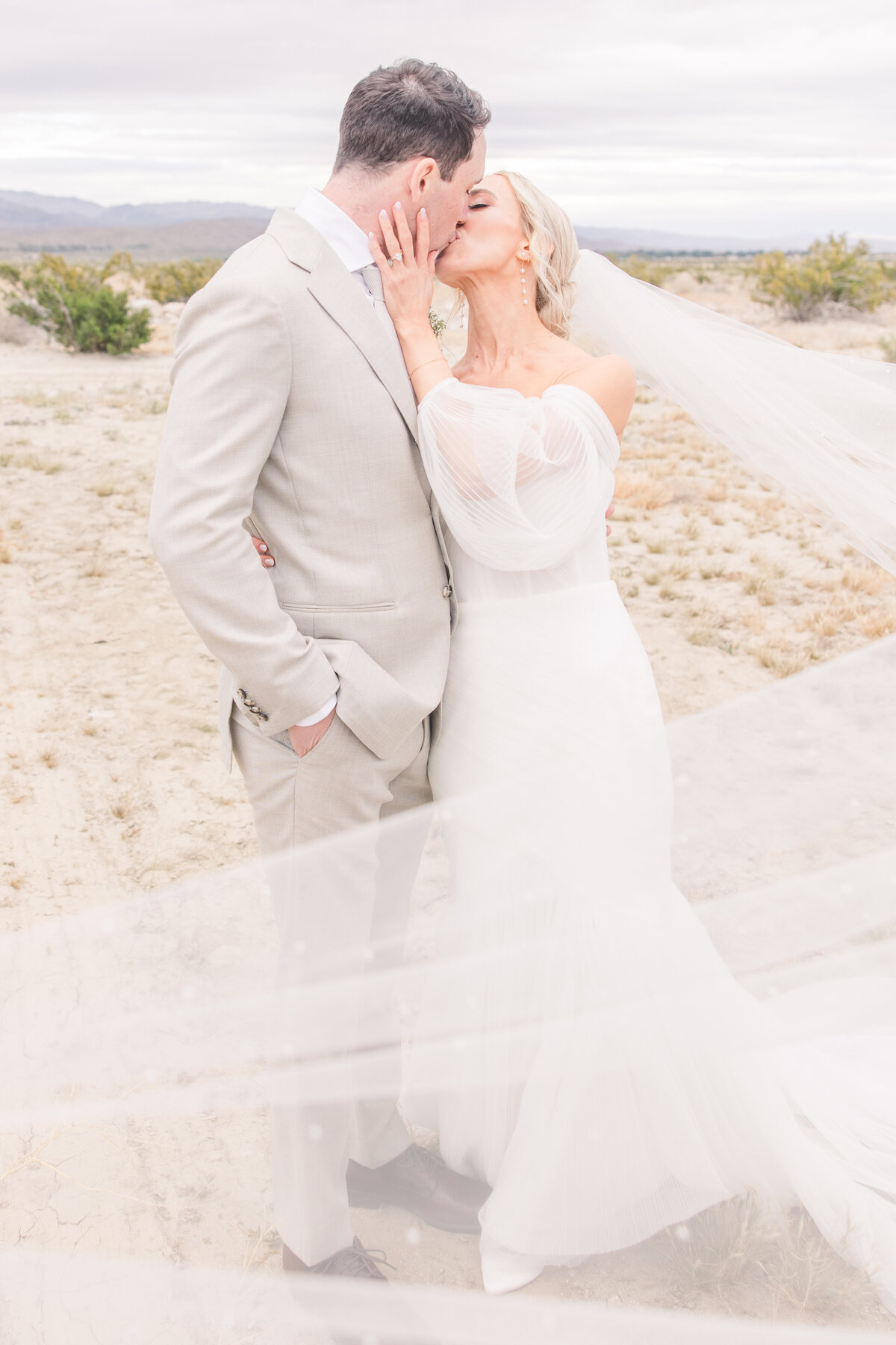 The Estate at Via Las Palmas Palm Springs Light and airy spring wedding southern california wedding venue luxury photography-226