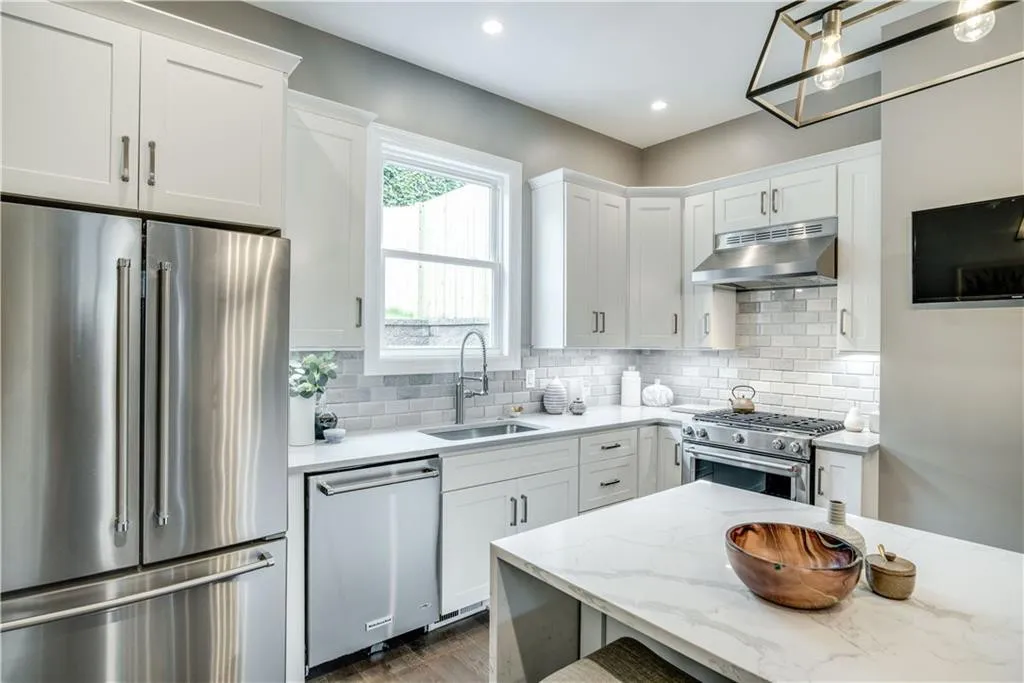 Bright and inviting staged kitchen showcasing functional design for quick home sale