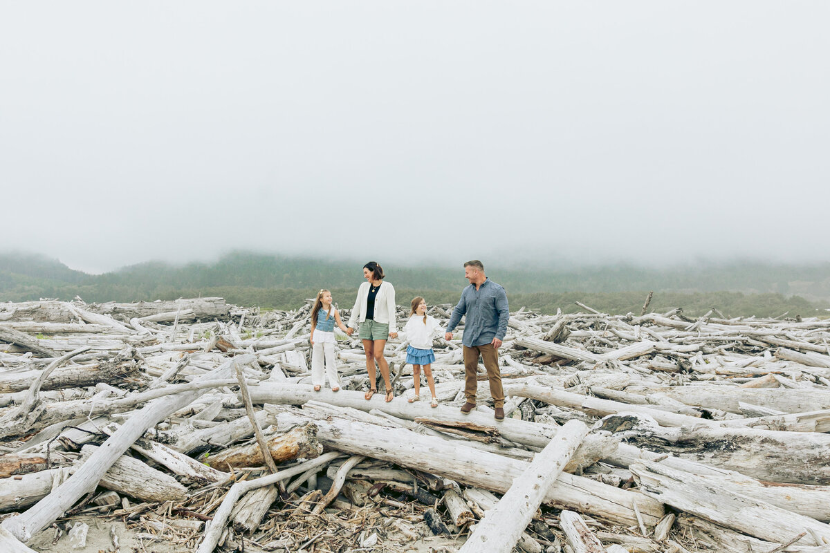 family-beach-photographer-rockaway-cannon-oregon-17