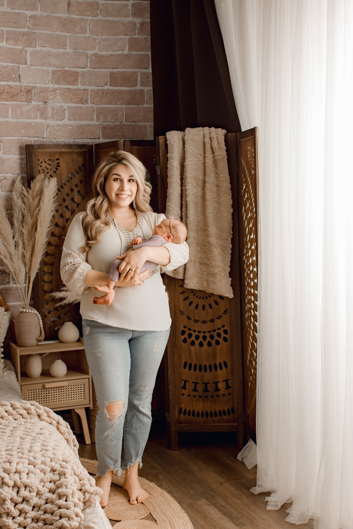 Lifestyle newborn photography NW Arkansas, best lifestyle newborn photography Fayetteville Arkansas, professional newborn photos near me, newborn photography packages