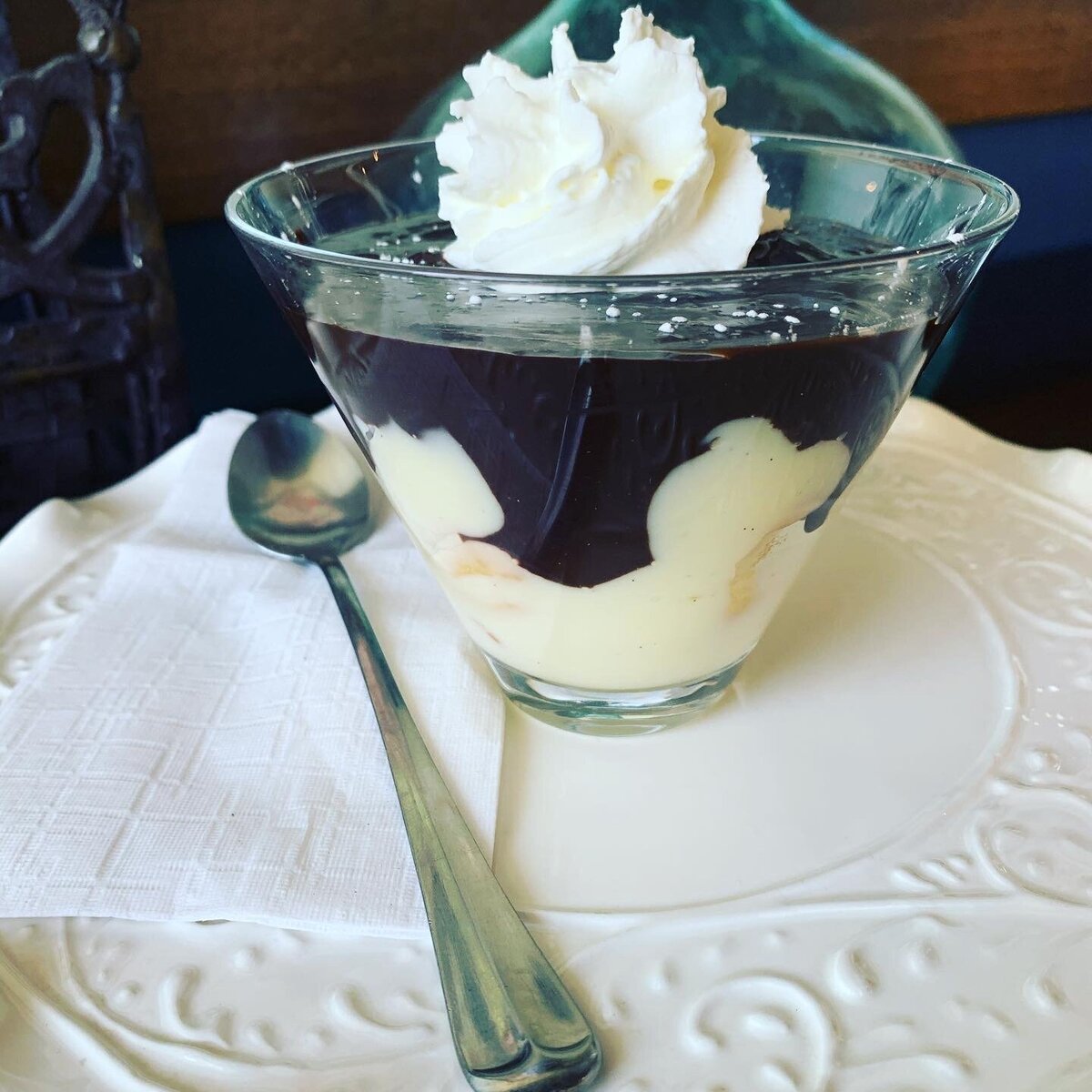 whipped-cream-parfait-dessert-regina