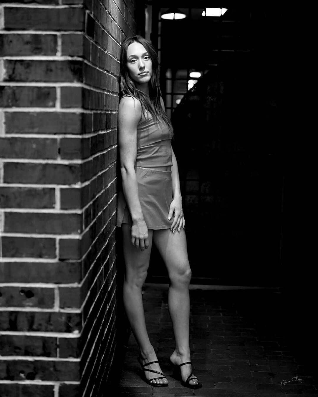 senior-girl-brick-wall-plano-texas