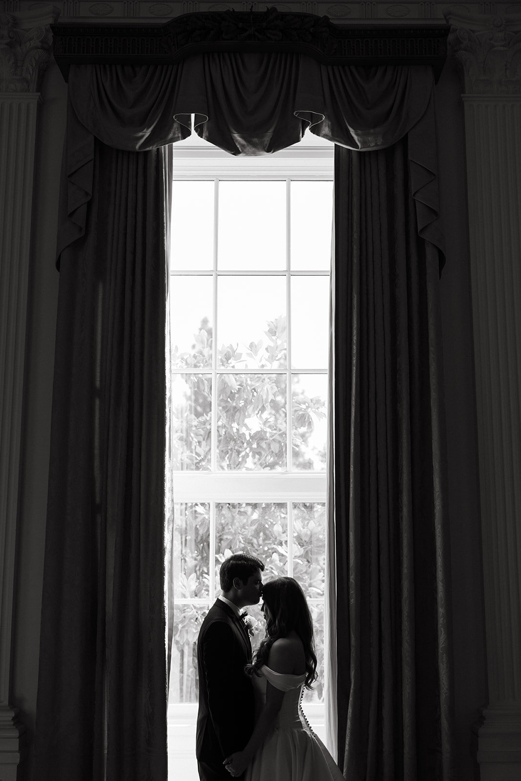 pretty-palm-leaf-event-co-dylan-and-erynn-wedding-at-the-nixon-9