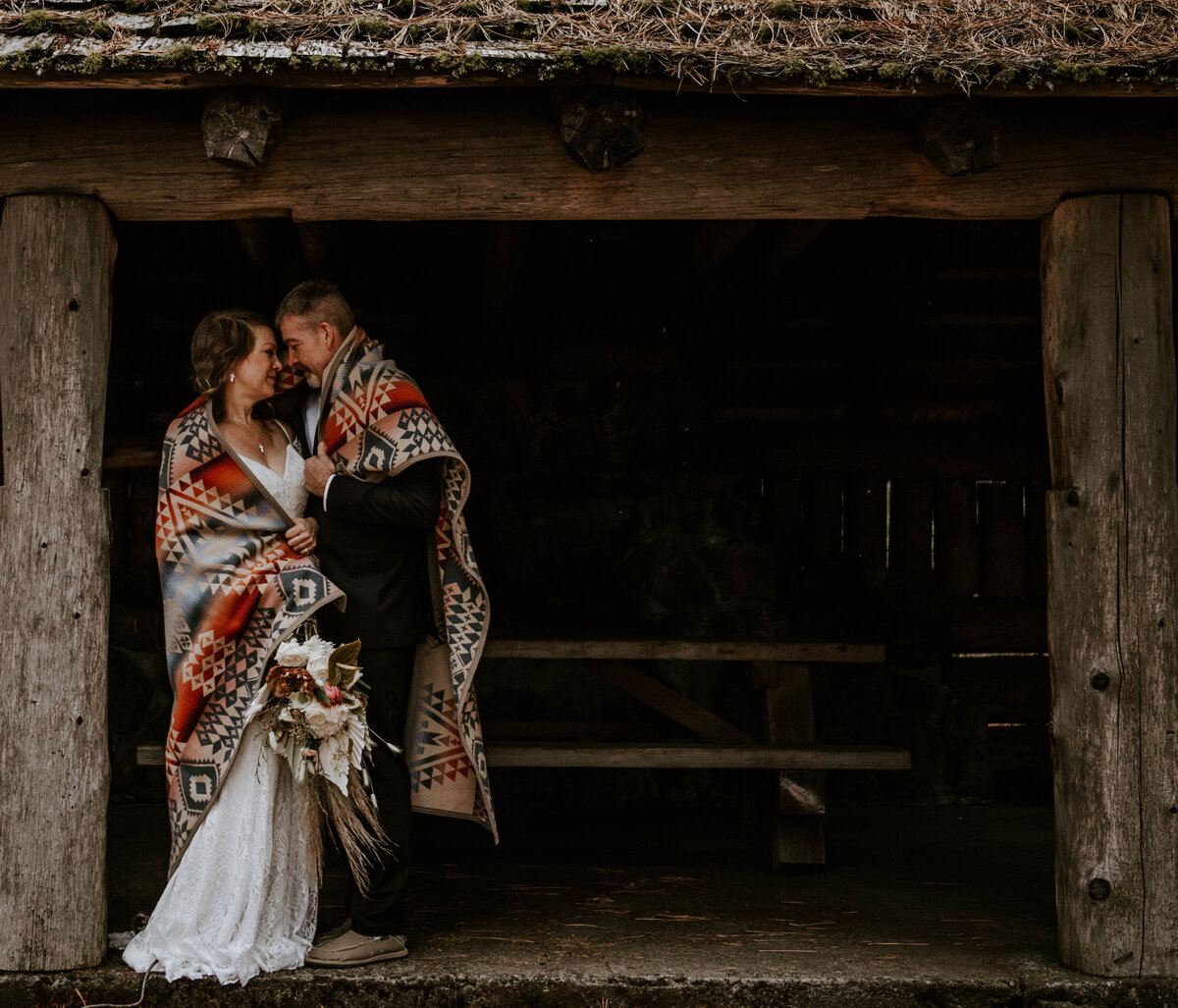 suttle-lake-sisters-oregon-lodge-woods-vow-renewal-photographer-wedding-elopement-2918