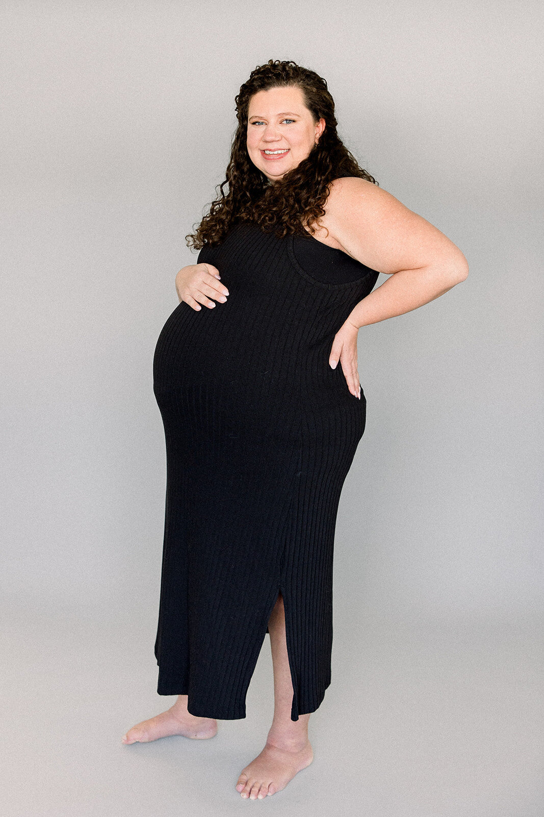 2024 Maternity - Sadie_Alexis Fox Photography +  Winter + Maternity + Studio Session + Muncie + Indiana  (7 of 19)