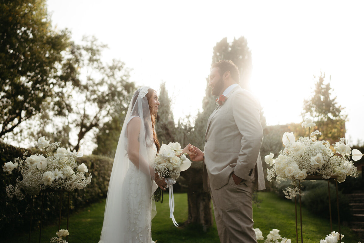 the_chaffins_international_destination_wedding_elopement_photographers_sammie_chaffin_micah_editorial_adventure_photos_travel_tuscany_italy_17