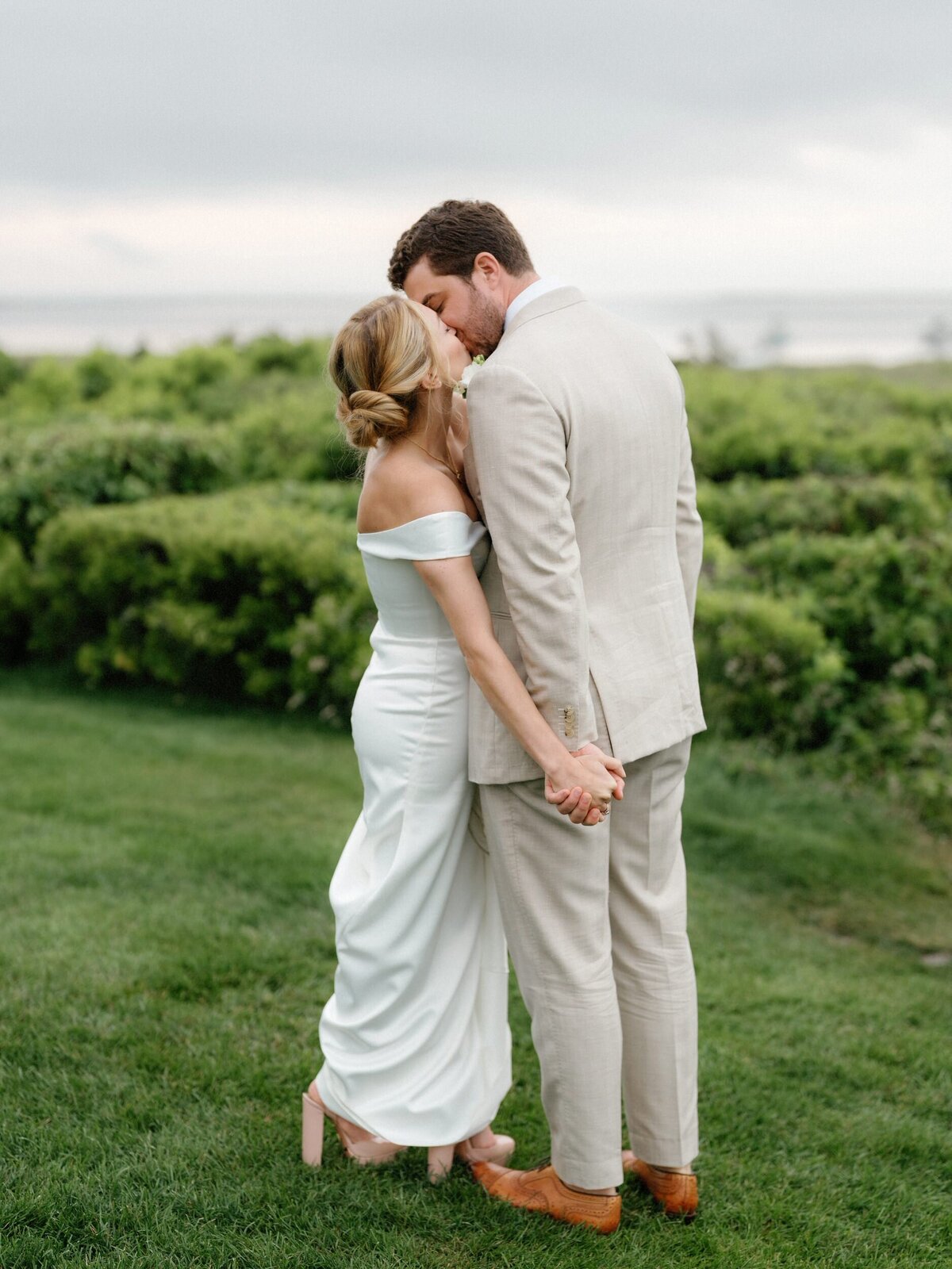 Wauwinet_Nantucket_Wedding_LevKuperman_074