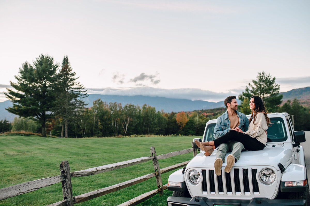 stowe-vermont-engagement-shoot-jeep