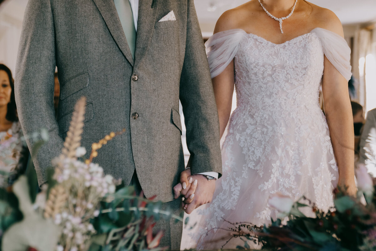 Compasses at Pattiswick Caley Photography Essex Wedding Photography -06