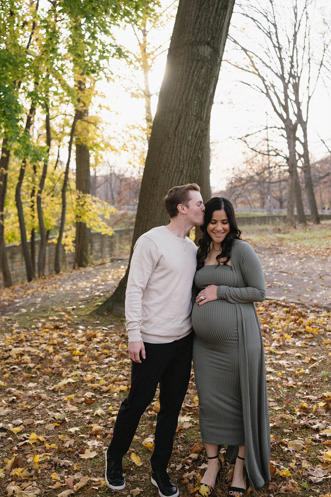 Jenna+RyanMaternityClevelandOhioGinaMariePrestiPhotography.jpg-9
