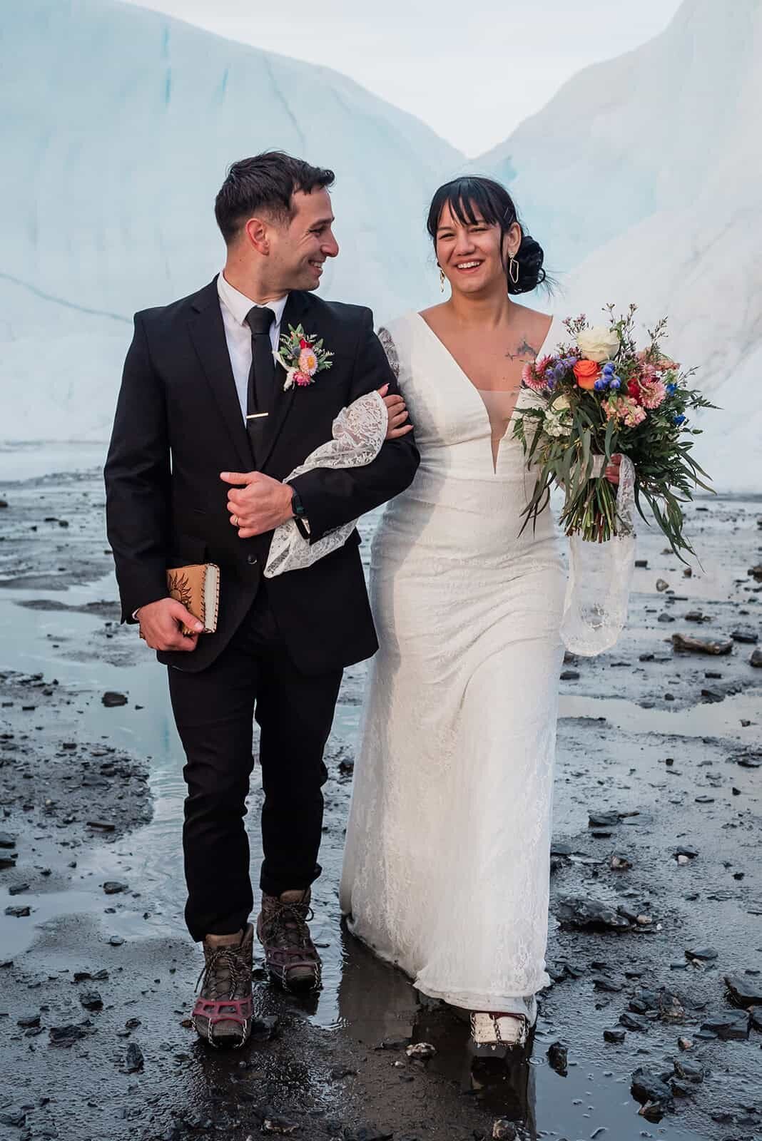 luxury-elopement-weddings-in-alaska-on-glaciers-Soul-and-Sky-Weddings