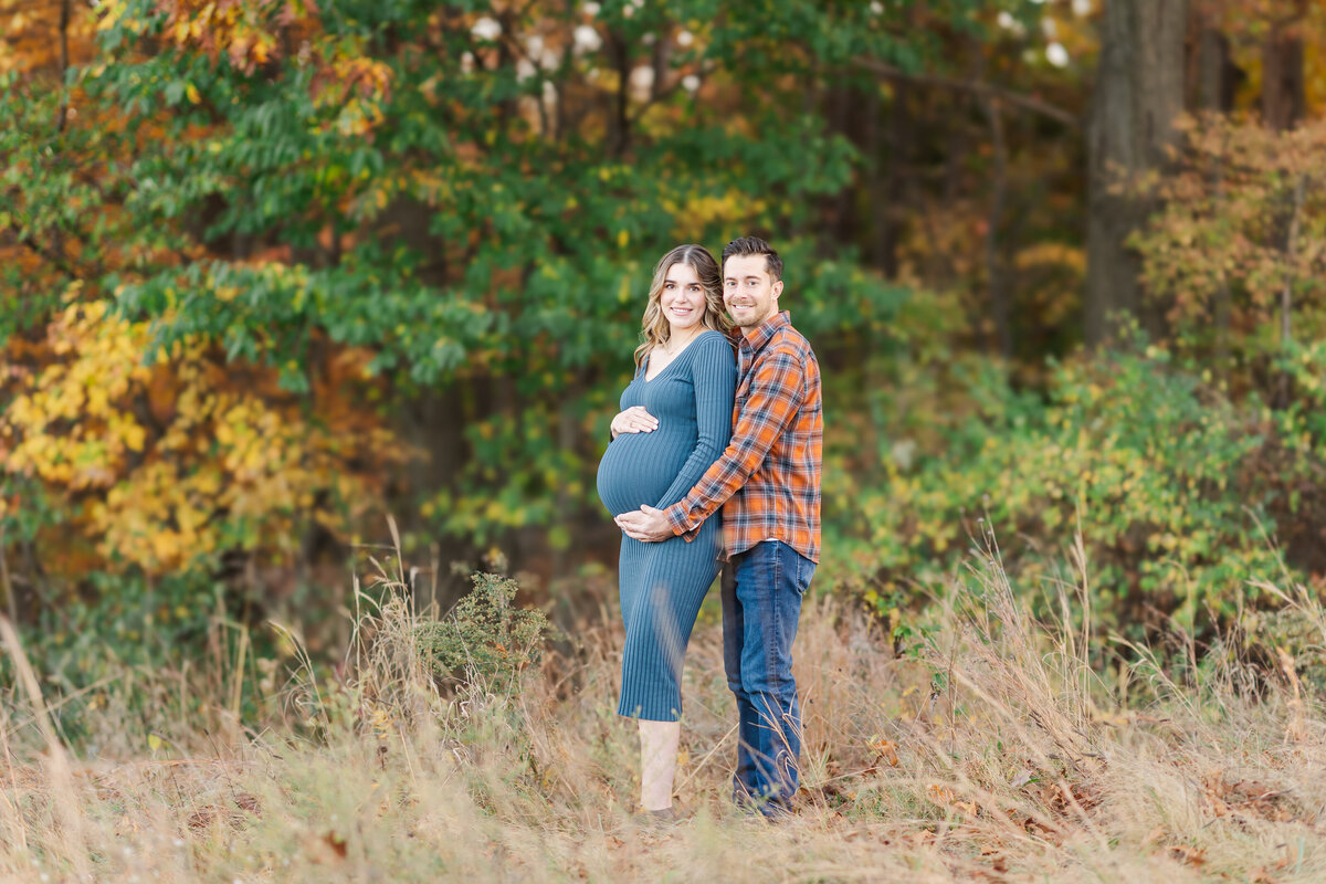 fall maternity photo at same Lewis state  park York pa