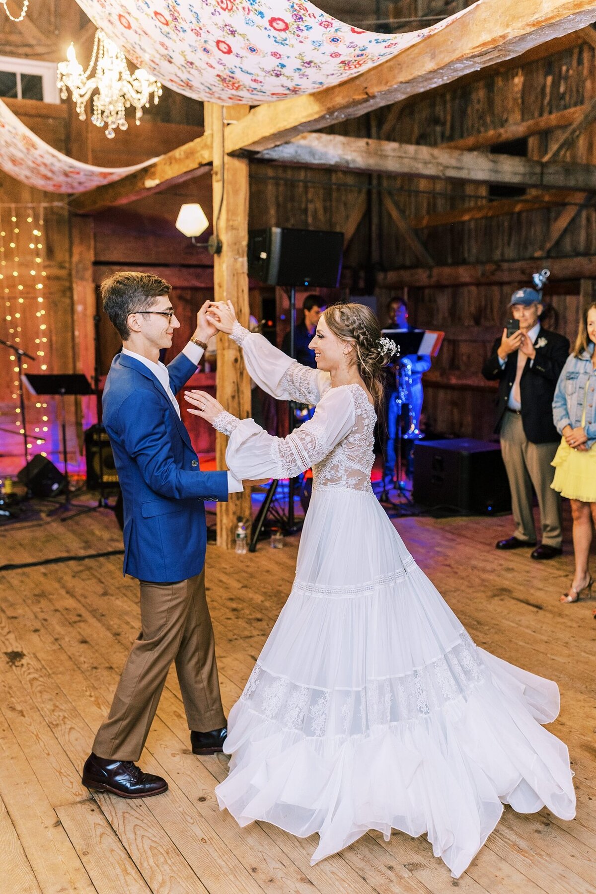 Cunningham-Farm-Boho-Colorful-Maine-Wedding-Photography_0086