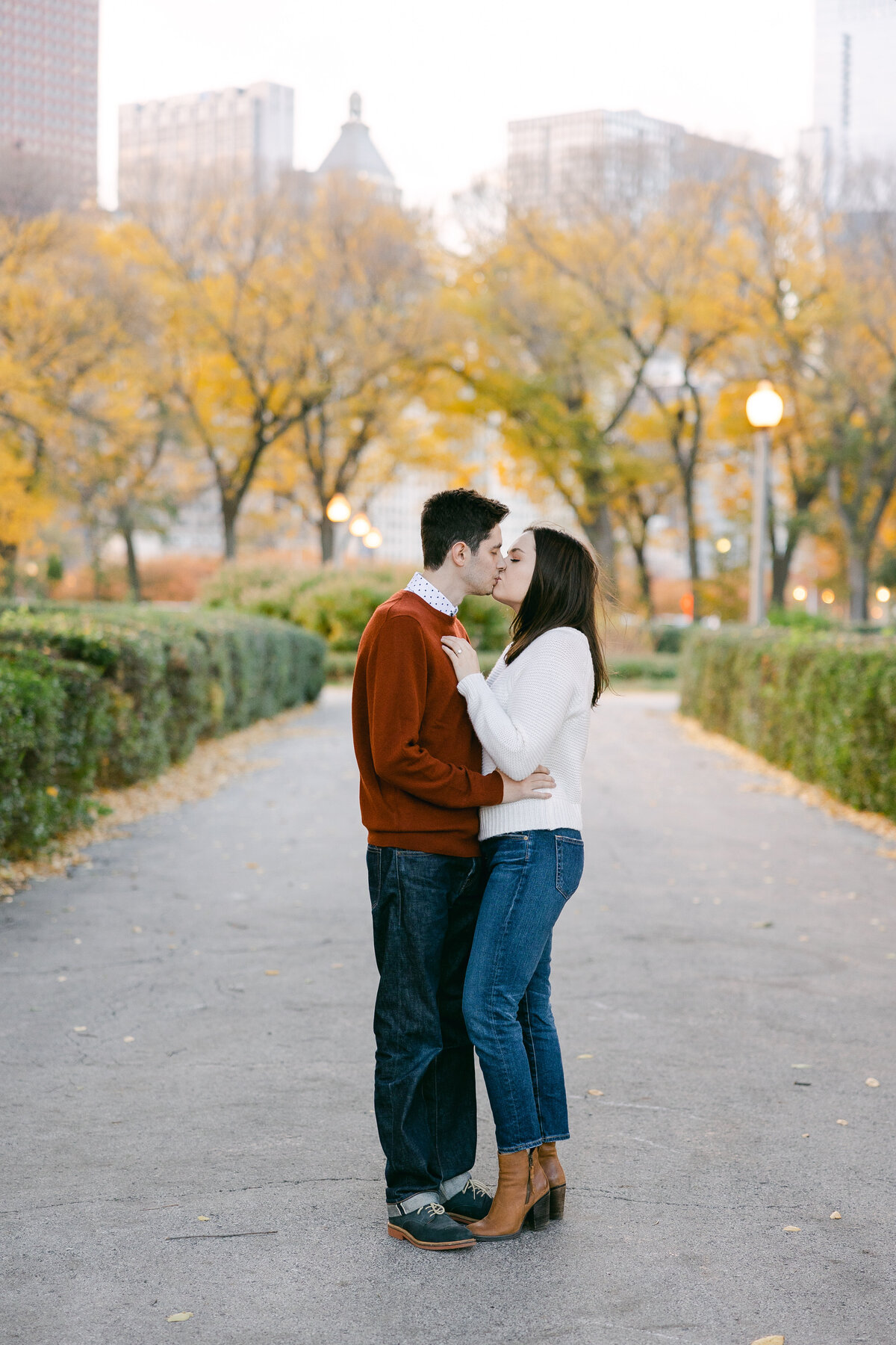 chicago-fall-engagement-photography