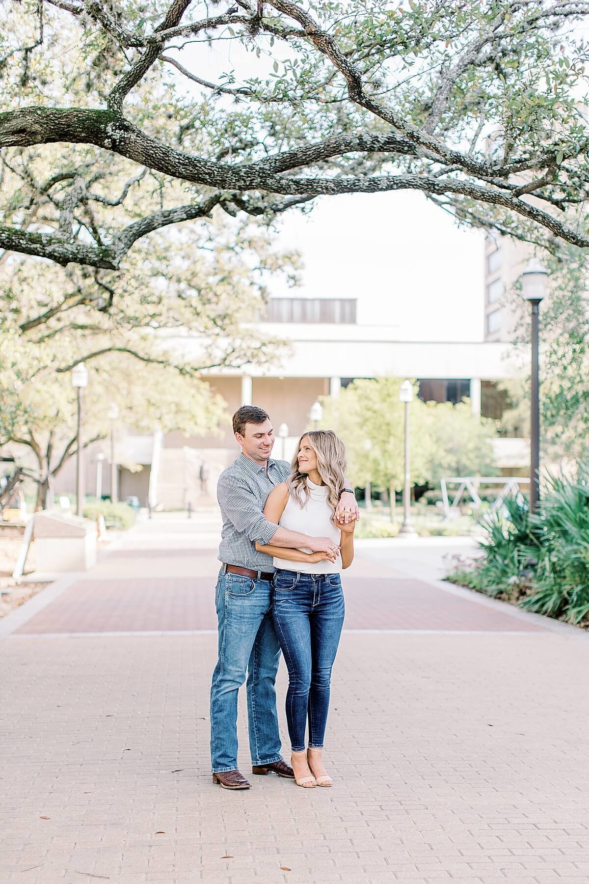 Engagement Session at Texas A&M by Houston Wedding Photographer Alicia Yarrish Photography_0005