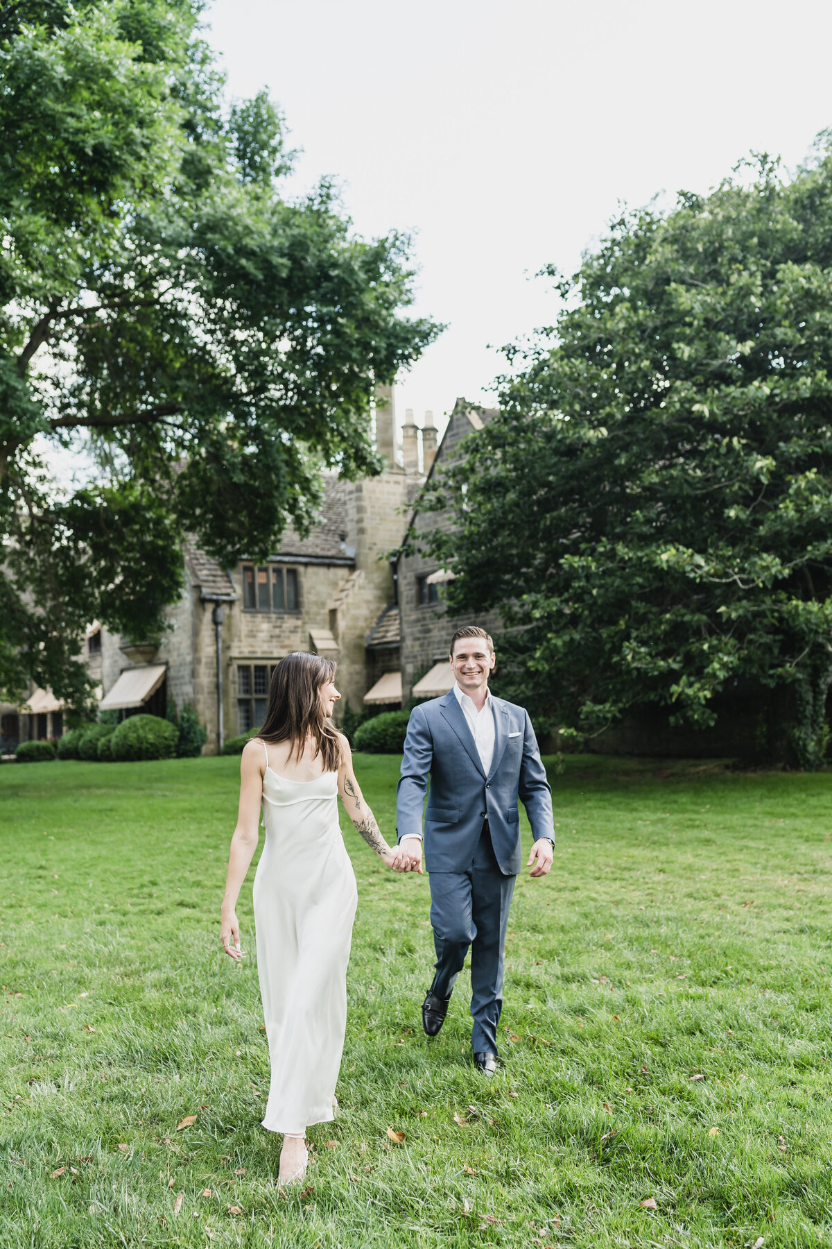 SUMMER FORD HOUSE ENGAGEMENT PHOTOS IN GROSSE POINTE, MICHIGAN PROVIDED BY KARI DAWSON29