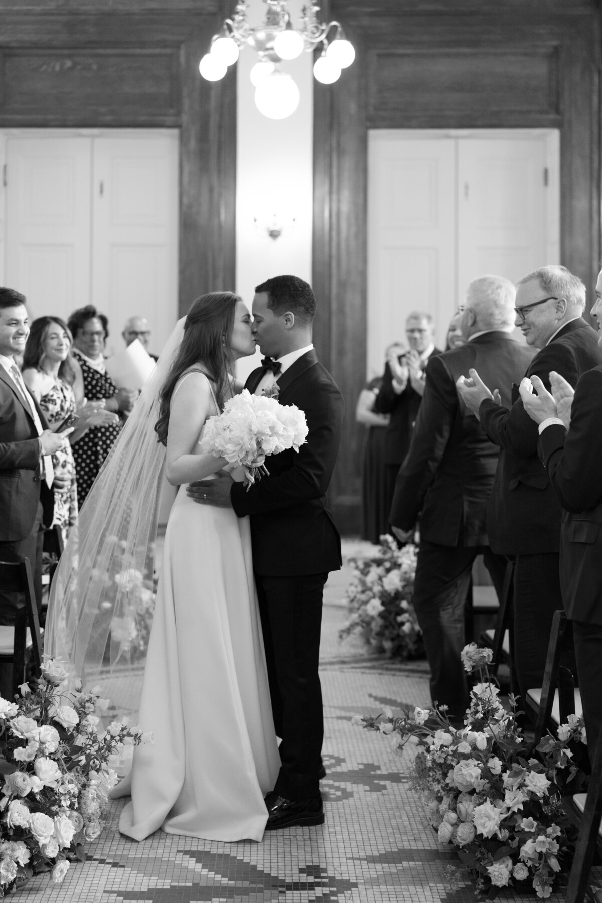 Lizzie Baker Photo _ Gibbes Museum Wedding _ Charleston Wedding Photographer _ Lowcountry Wedding _ Charleston Tented Wedding-61