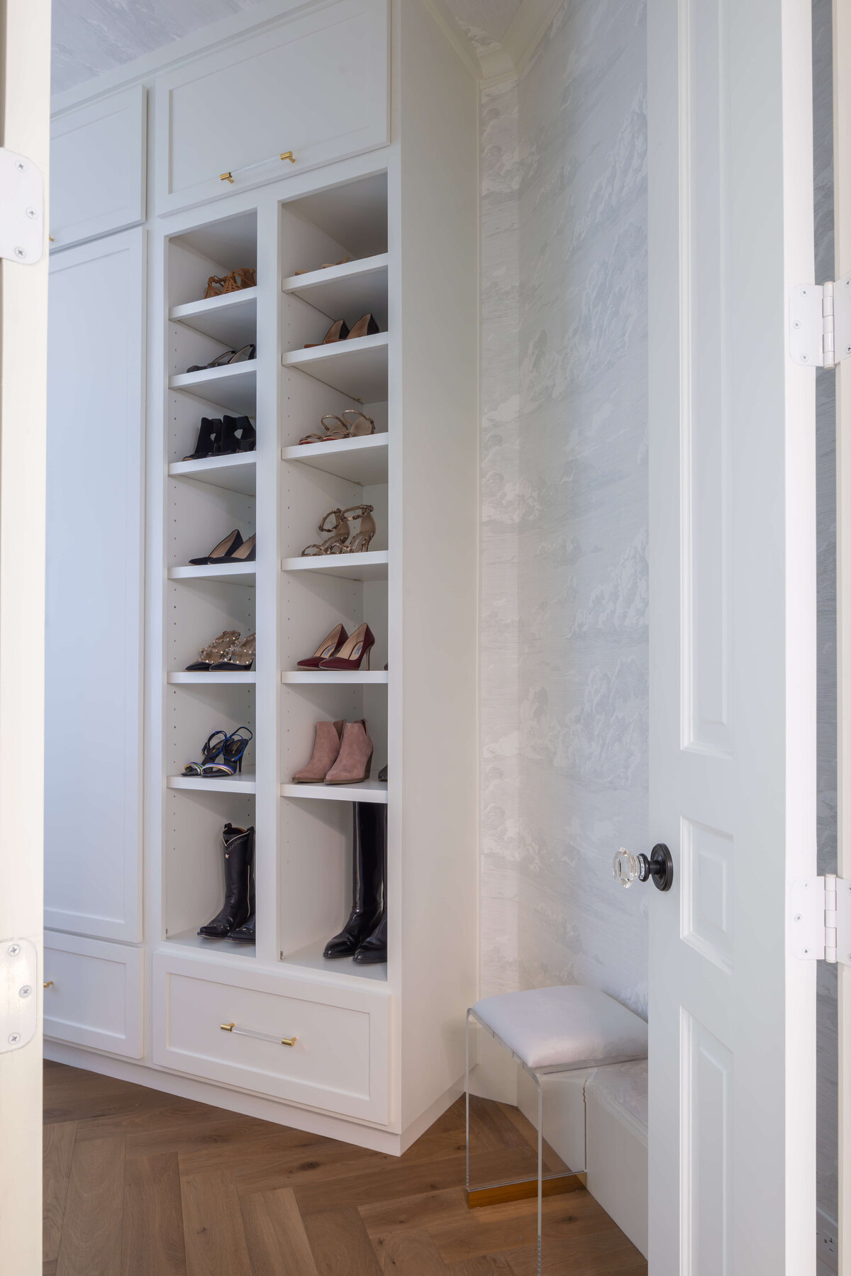 kyleen-bushroe-the-woodlands-shoe-closet-design