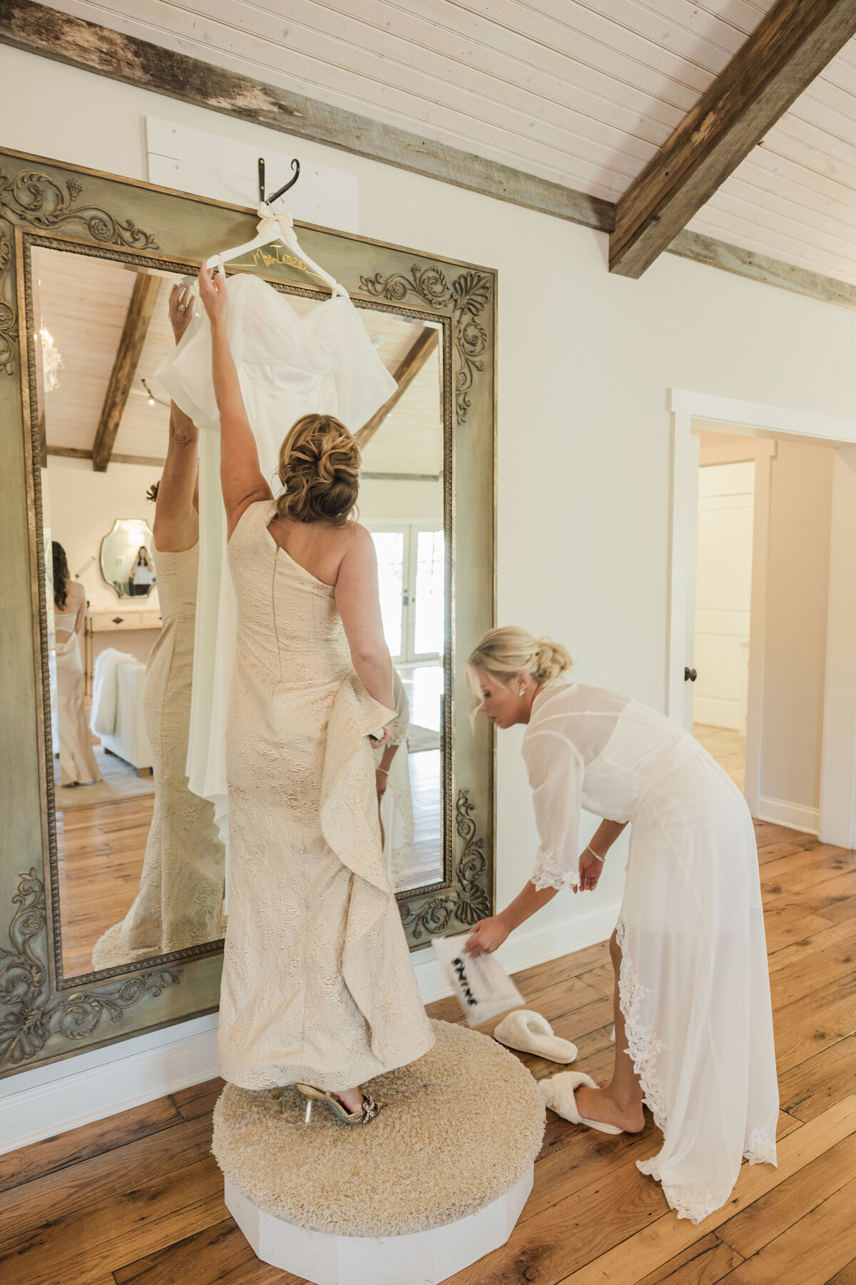 white-wedding-florals-2