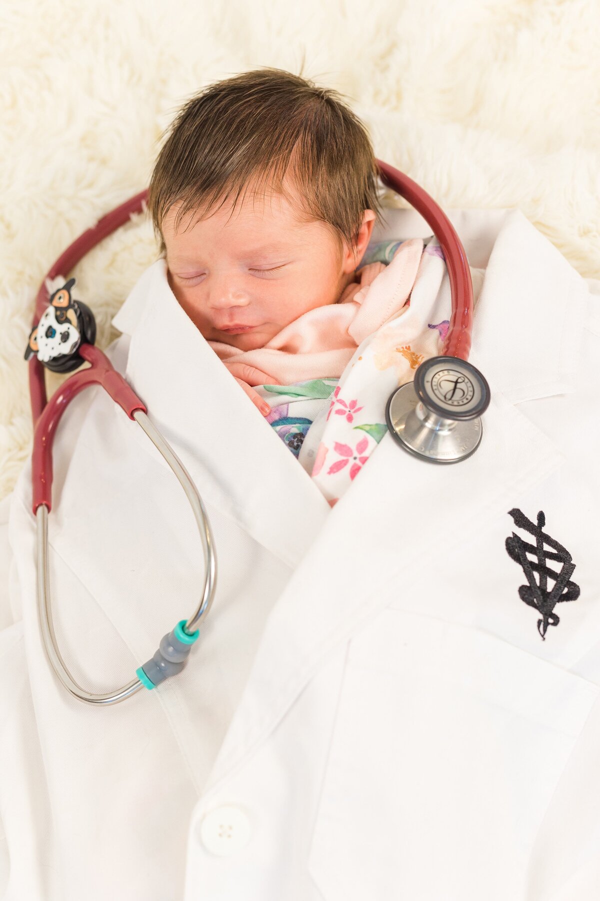 Newborn-veterinarian-Aronoff-Photography