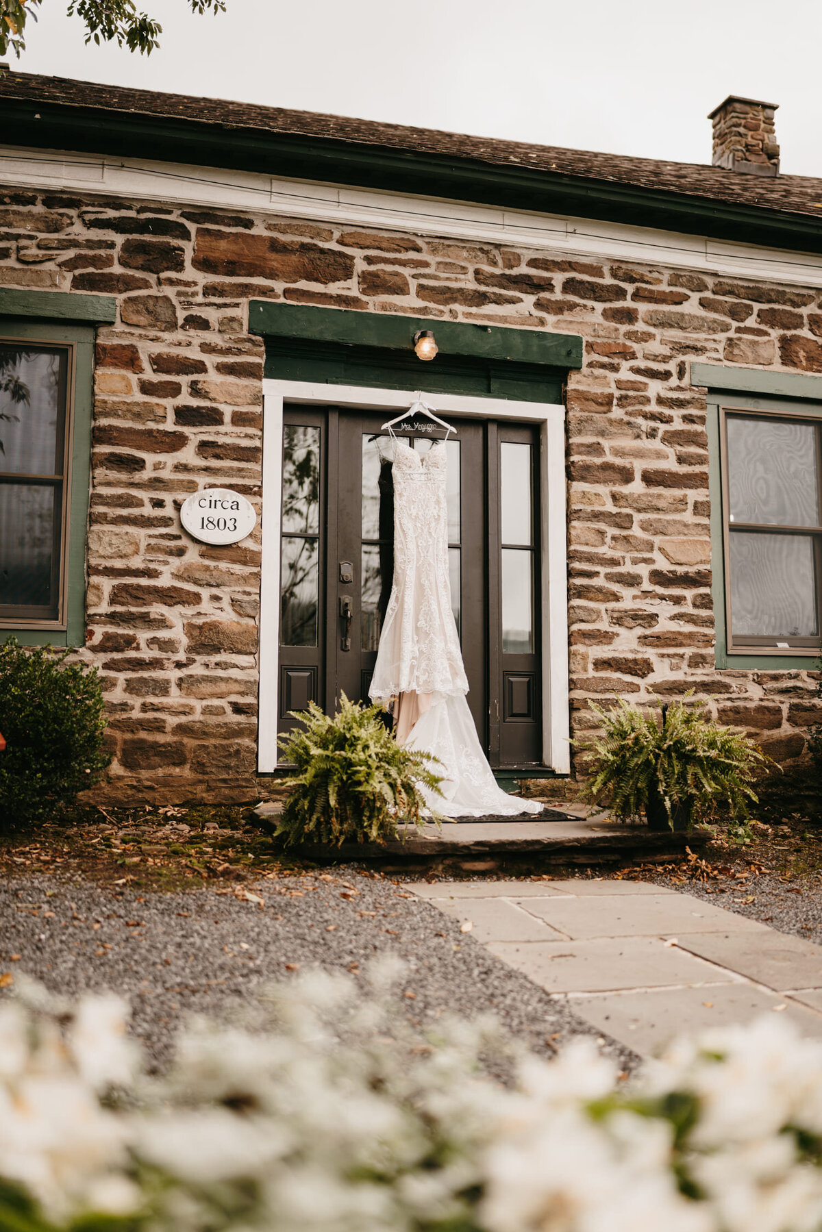 stone-tavern-farm-roxbury-chris-lexi-14