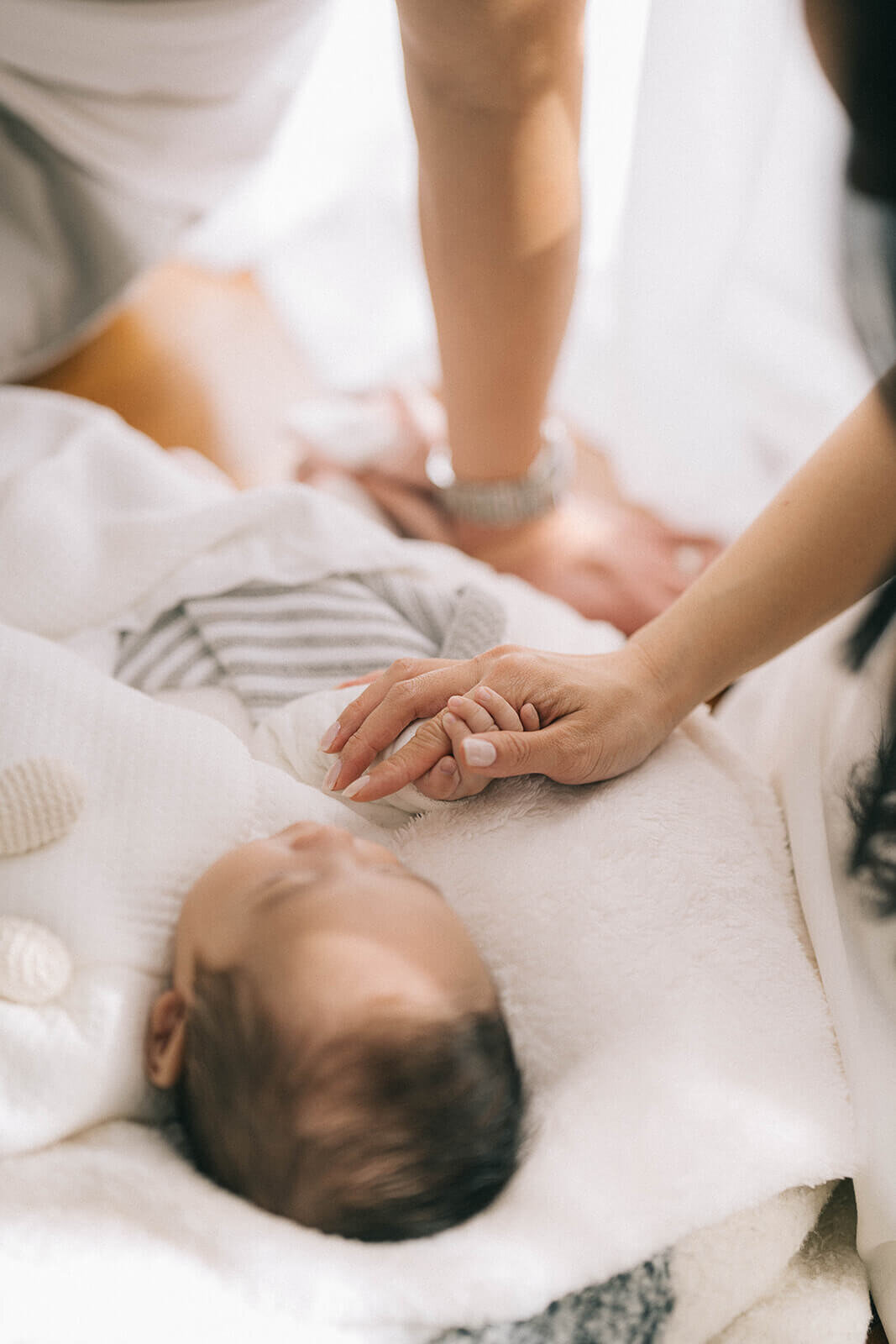 inner-west-newborn-photography-baby-in-parents-bedroom