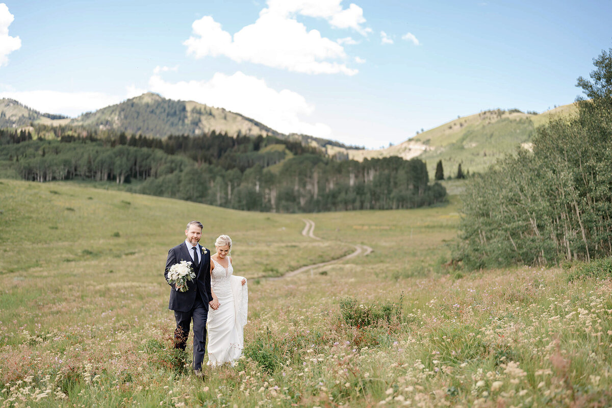 montage-deer-valley-summer-park-city-utah-wedding-logan-walker-425L-0546